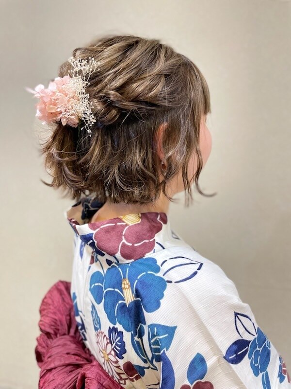 浴衣　ヘアアレンジ　ハーフアップ
