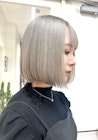 ダメージ最小限ホワイトブロンドショートボブ