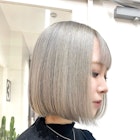 ダメージ最小限ホワイトブロンドショートボブ