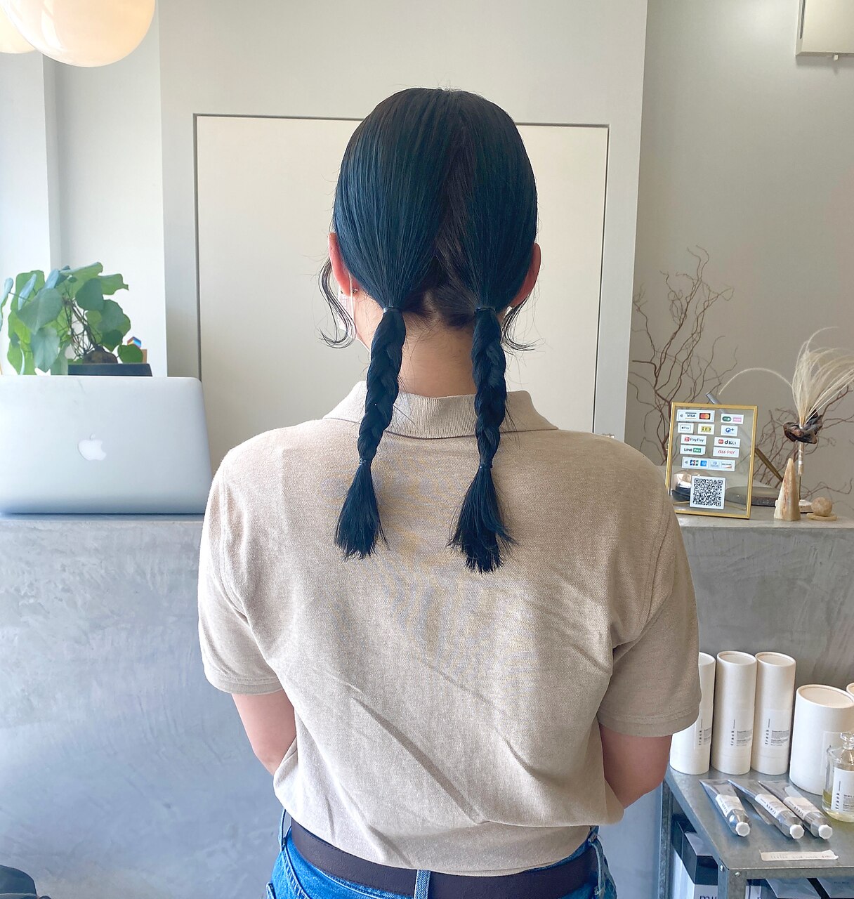 リナ グリーン×タイトツイン三つ編み