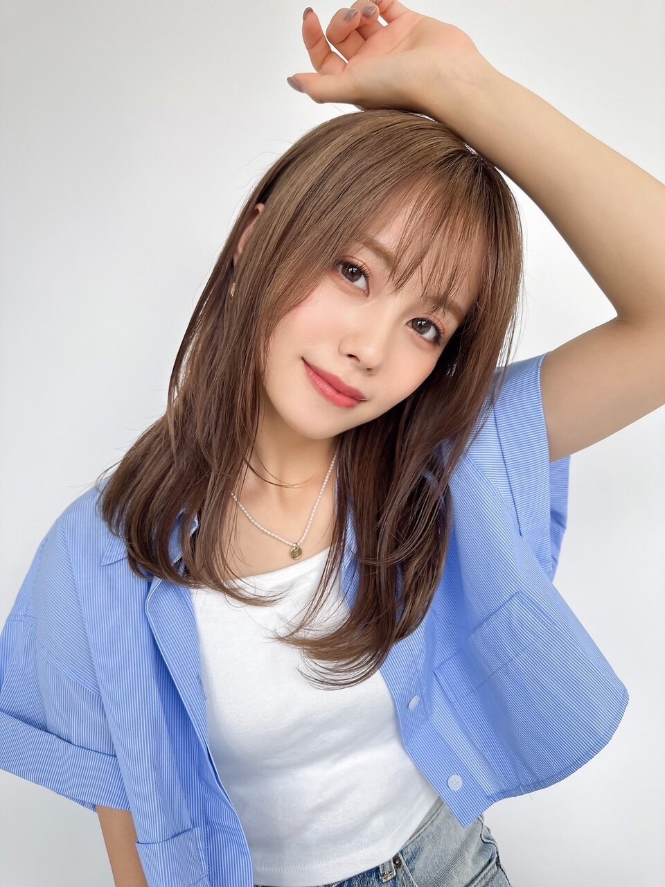 小顔セミロングウルフレイヤー