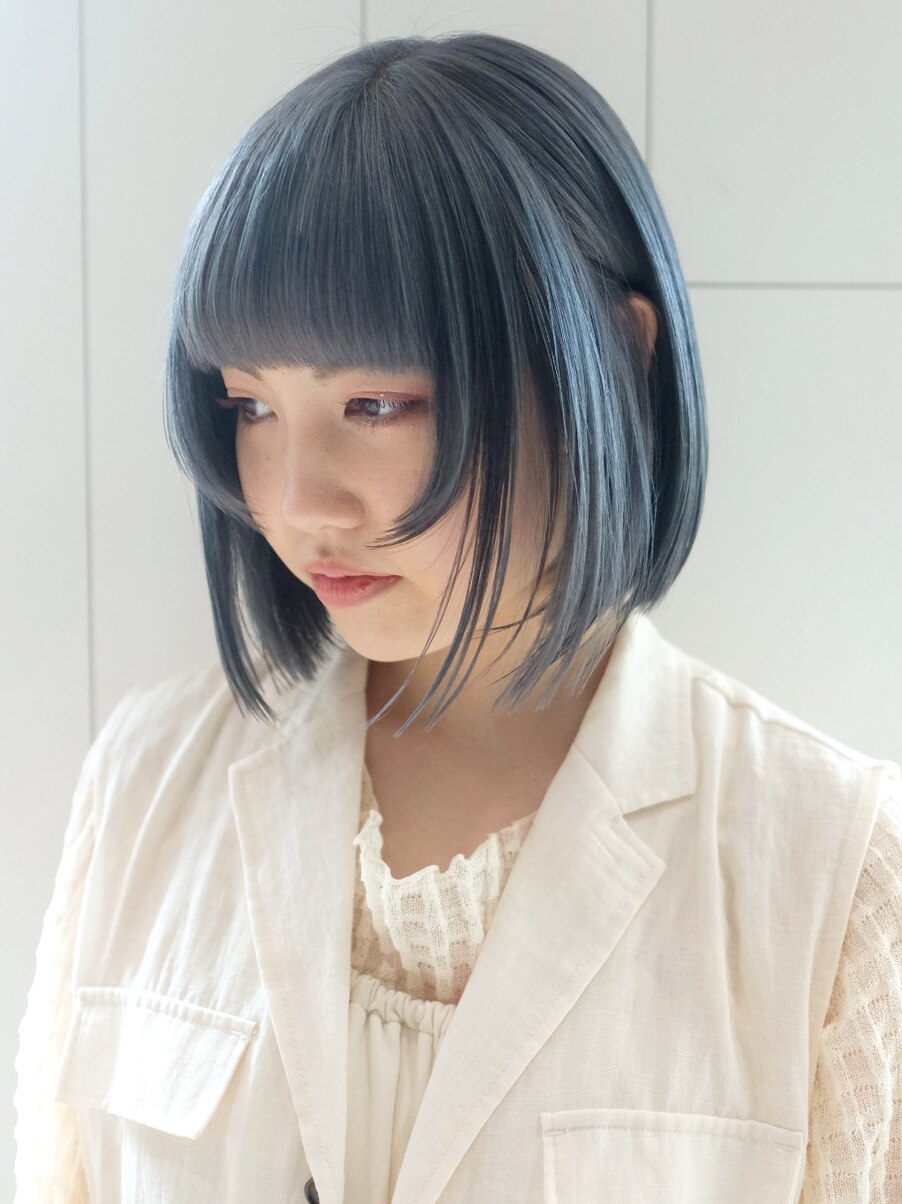 ブルーグレー_斜めバンググレージュカラー_ba409032