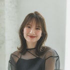 シルキーベージュ斜めバング韓国風ワンカールパーマくびれヘア