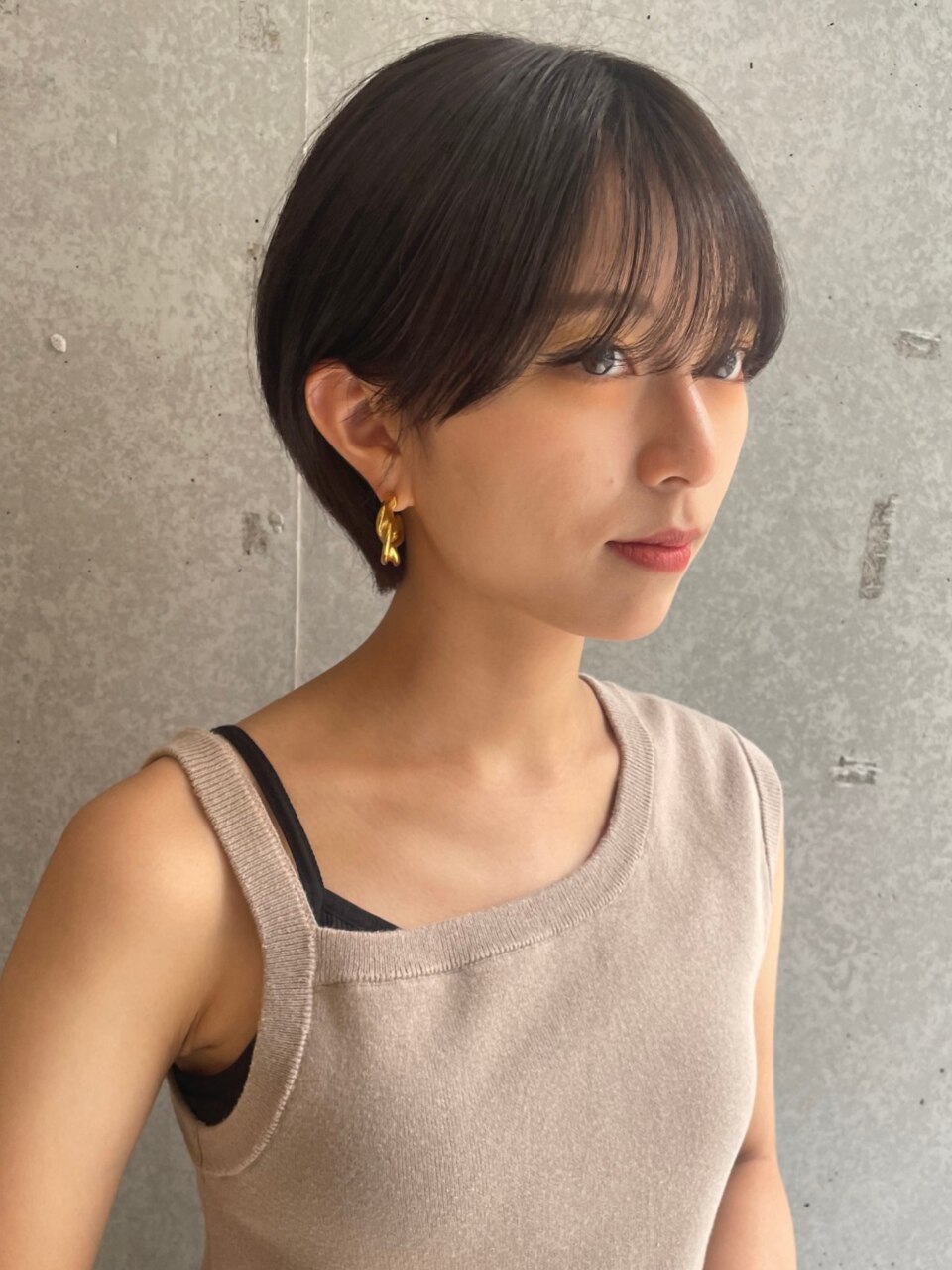 シースルバング×ひし形ショート×グレージュカラー