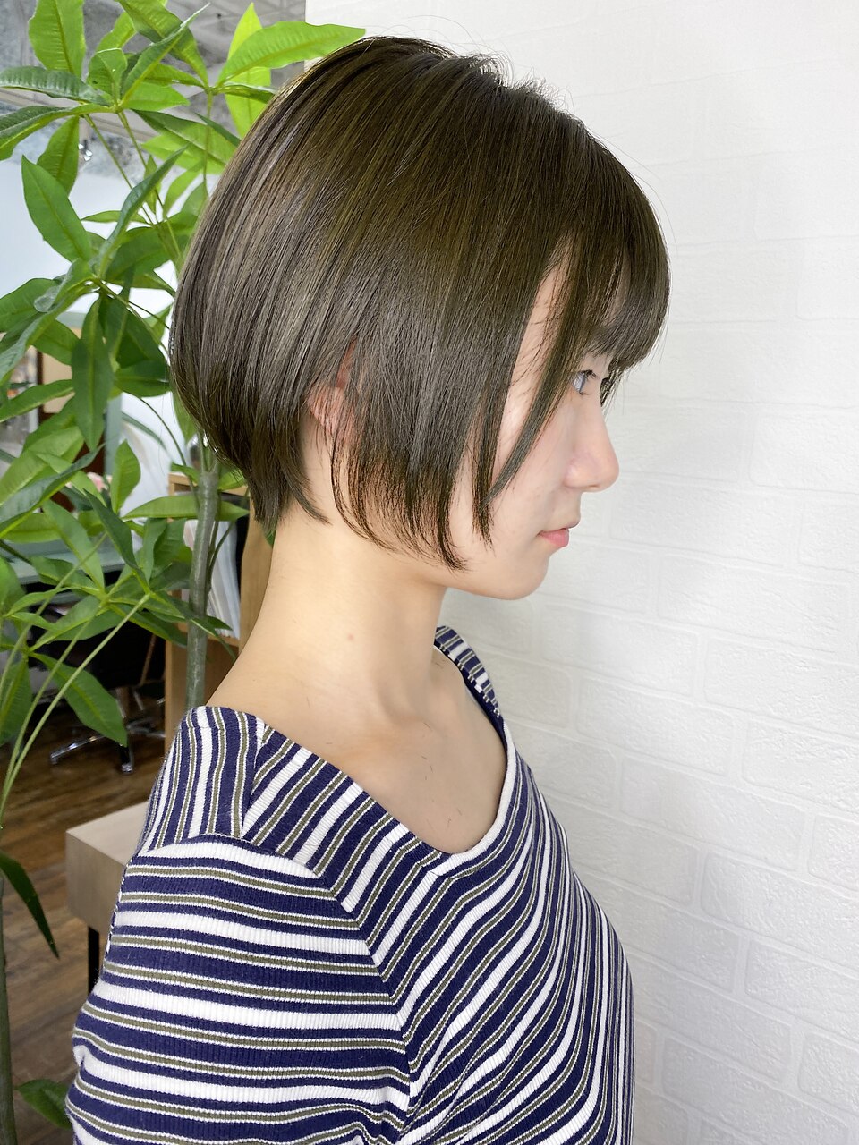  オリーブグレーのショートボブ 【飯田淳平】Re:ta Hair
