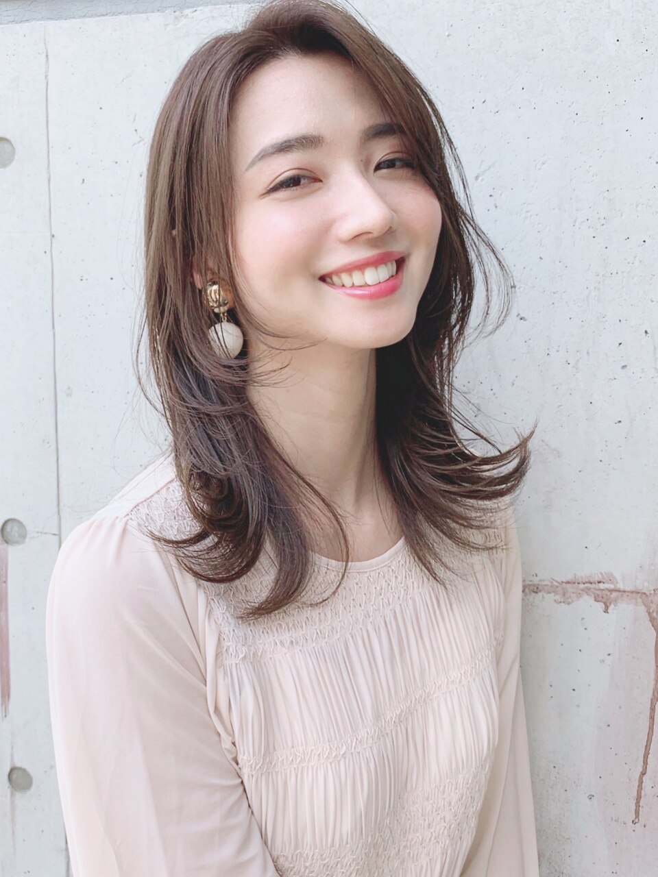 大人のロングレイヤーヘルシースタイル