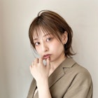 大人可愛い外ハネミディアムレイヤーシースルーバング横浜顔周り