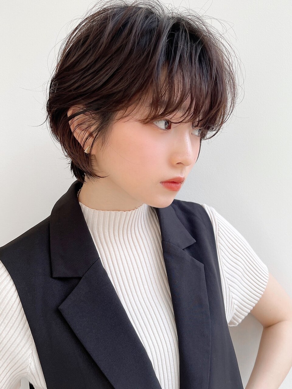 ショートボブ ワンカールパーマ 大人ショート くびれショート