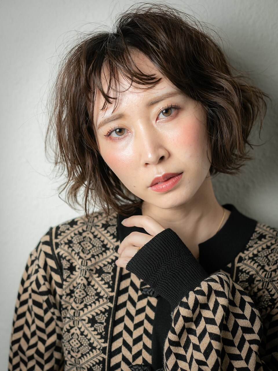 ぱっつん前髪グレージュアッシュオリーブ大人ボブパーマx川口