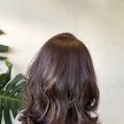 くびれミディアムヘア・ピンクグレージュ