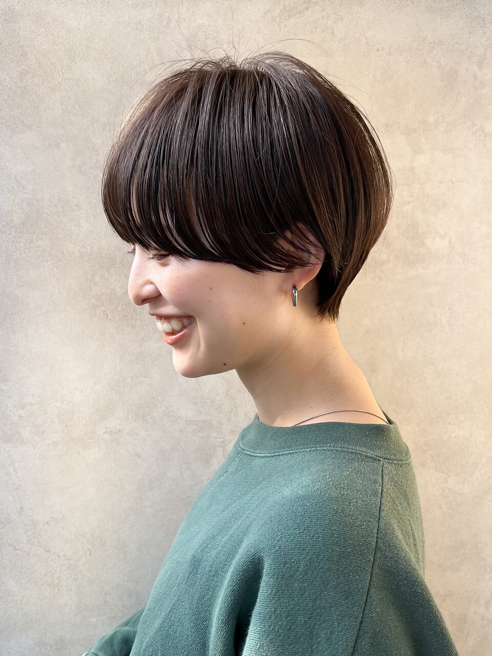 耳掛けマッシュショート