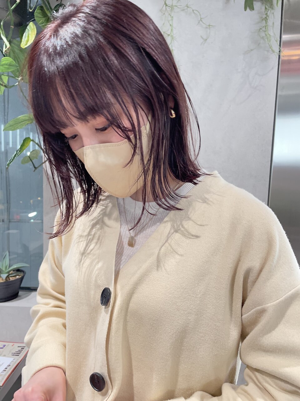 暗めピンクブラウン×顔まわりレイヤー