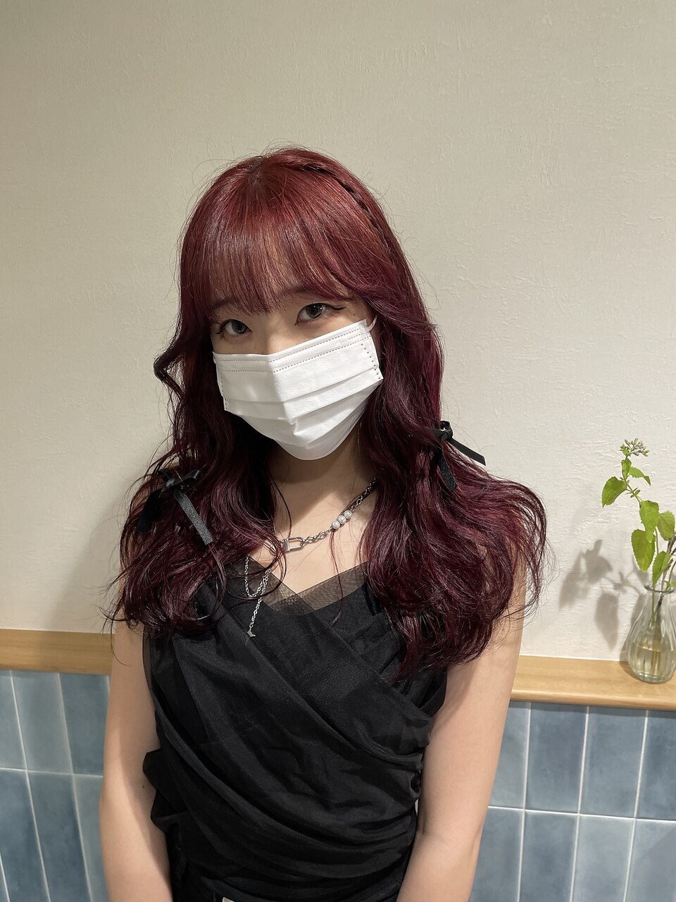 ワインレッドってどんな髪色？ブリーチありandブリーチなし別ヘアカラーサンプル集｜ホットペッパービューティーマガジン 