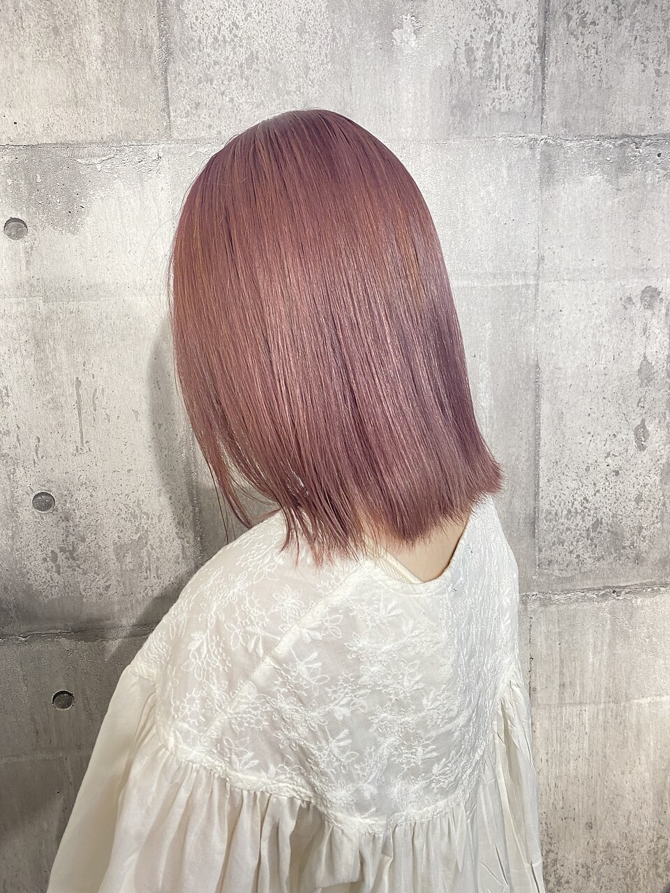 ピンクベージュ