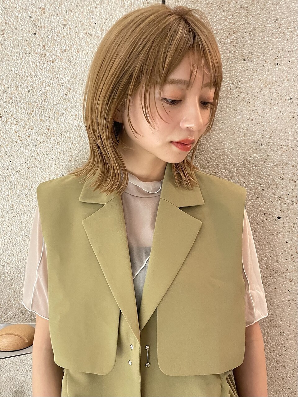 顔まわりレイヤー/ロブ/ベージュカラー