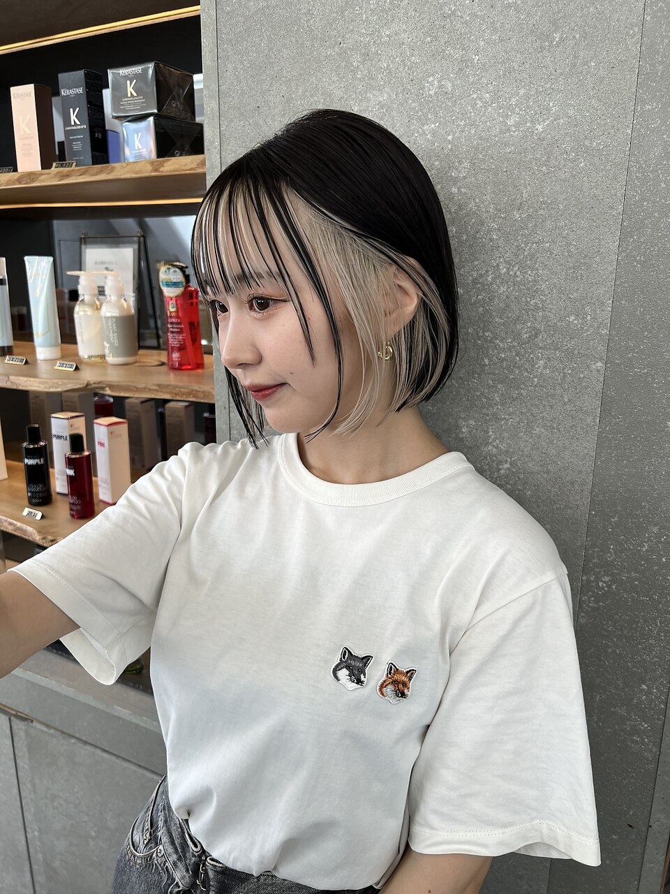 前髪インナーカラー/イヤリングカラーミルクティーベージュ/ボブ