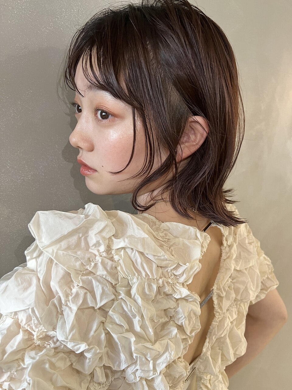 ダークブラウンってどんな髪色？ブリーチや色落ち問題をサンプルと共に解説