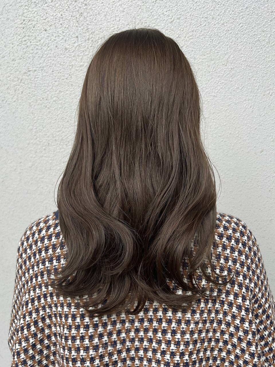 落ち着きとおしゃれ感、カーキアッシュ