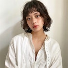 オン眉ボブ_黒髪_顔周りレイヤー_くりくりパーマ