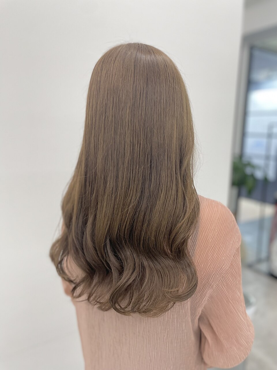 柔らかいベージュカラー