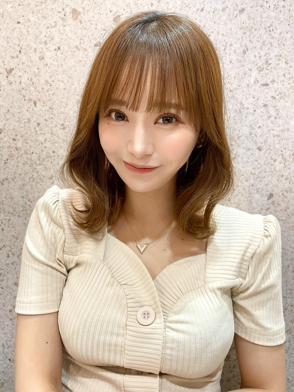 韓国風前髪/シルキーベージュ/グレージュカラー/斜めバング