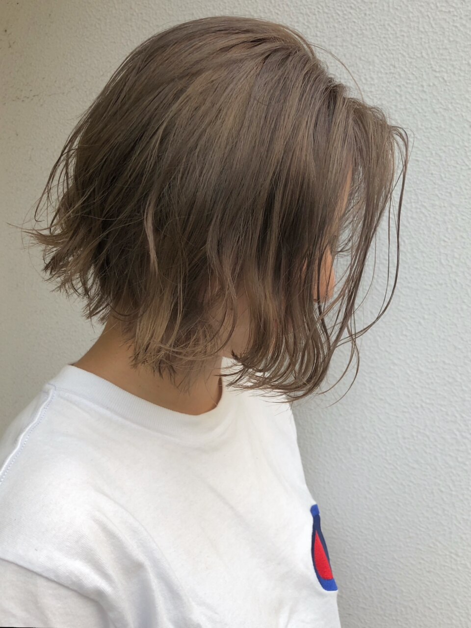 オリーブグレージュ
