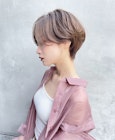 美シルエットの大人ショートヘア