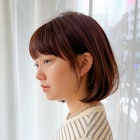 大人かわいい耳かけ前下がりワンレンボブ