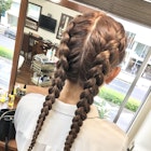 ドレスヘア お呼ばれ アレンジ 結婚式ツイン三つ編みスタイル