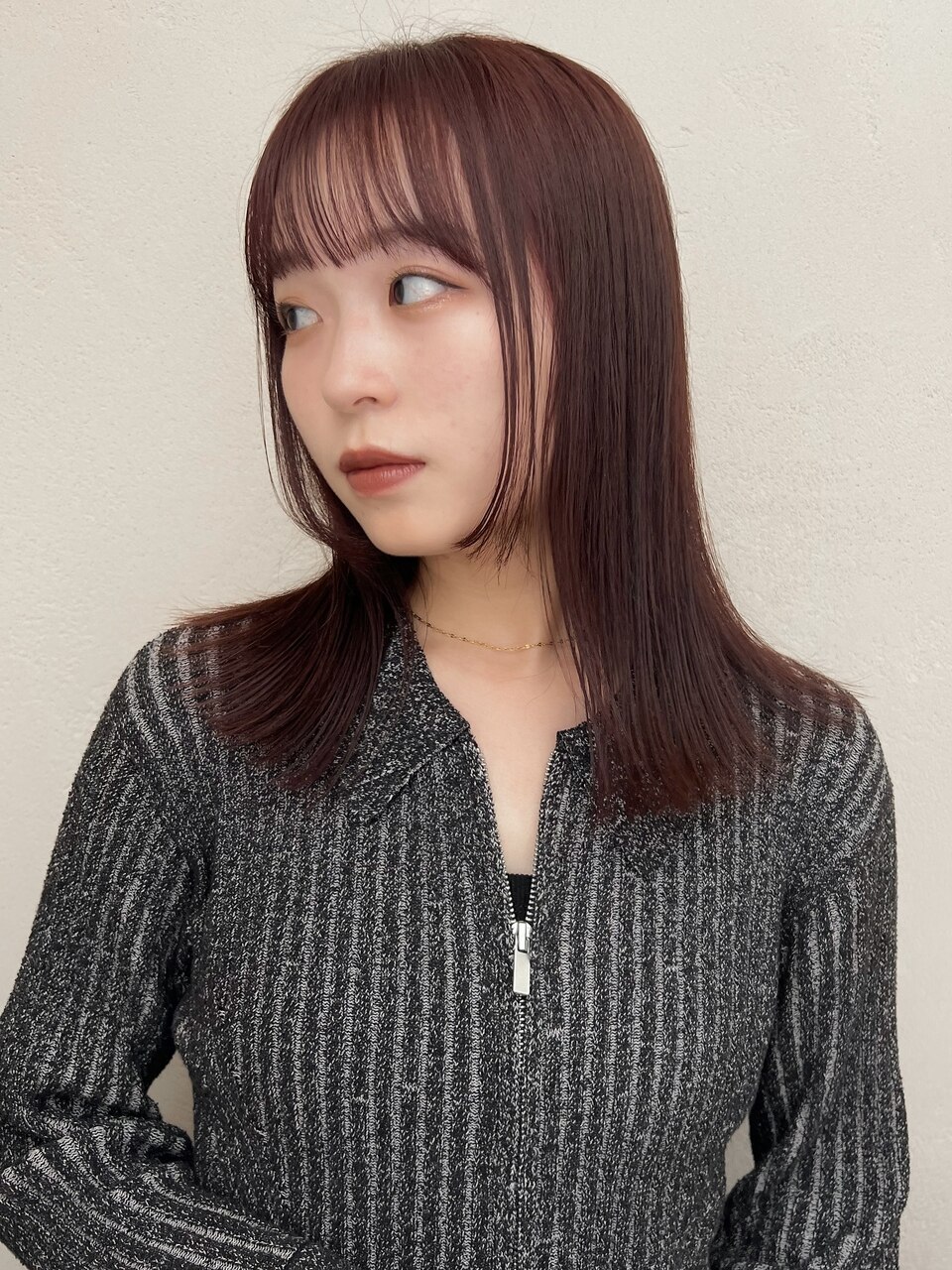ワインレッド×ボルドーカラー×暖色×切りっぱなし×20代30代