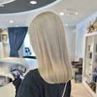 ホワイトブロンドヘアハイトーンカラー髪質改善カラー