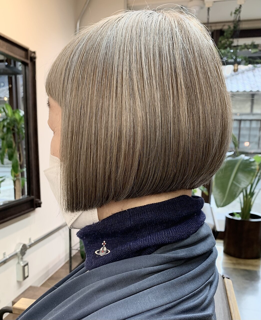 グレイヘアを活かしたオリーブベージュ★ミニマムbob