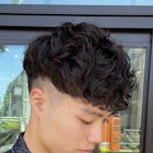 大人スペインカールスパイラルパーマ刈り上げフェード19時以降