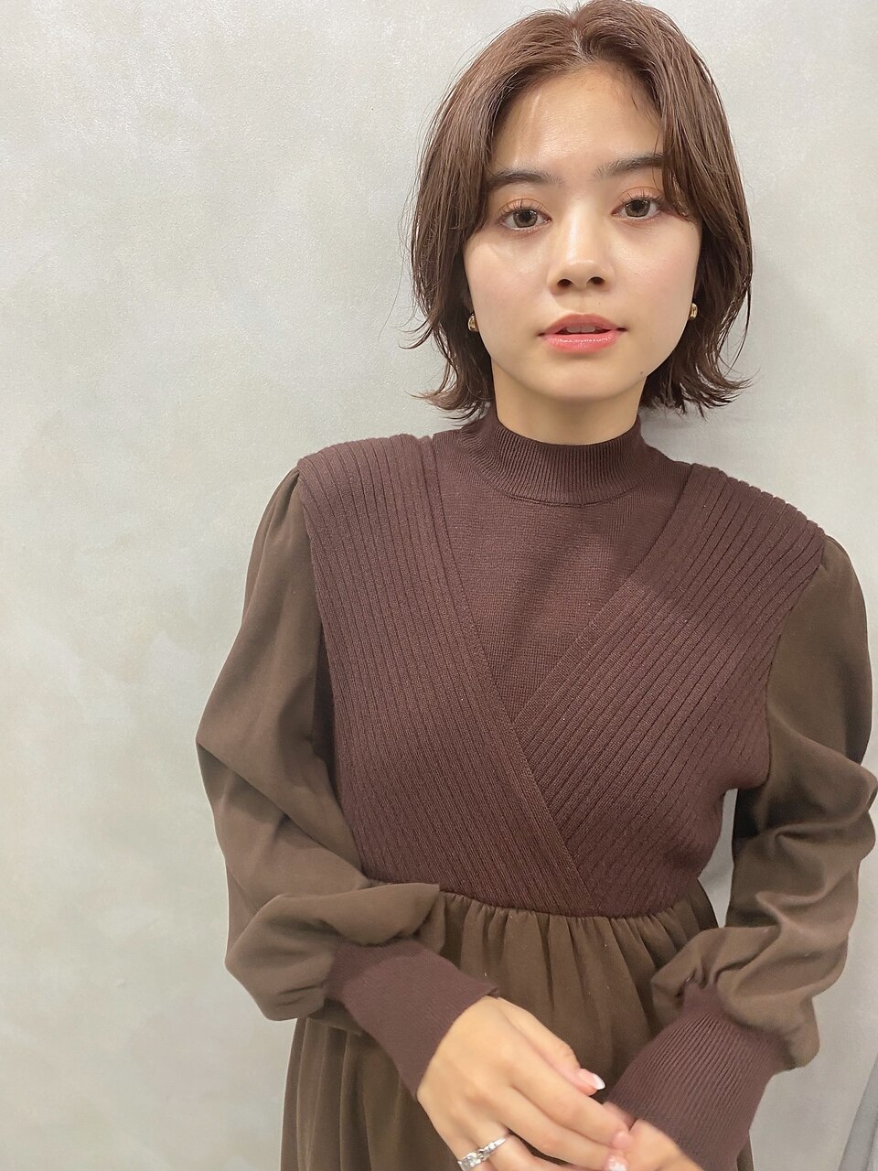 【トレンド】マロンベージュカラー　センター分けレイヤーボブ