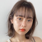 顔周りレイヤーカットくびれヘアミルクティーベージュ