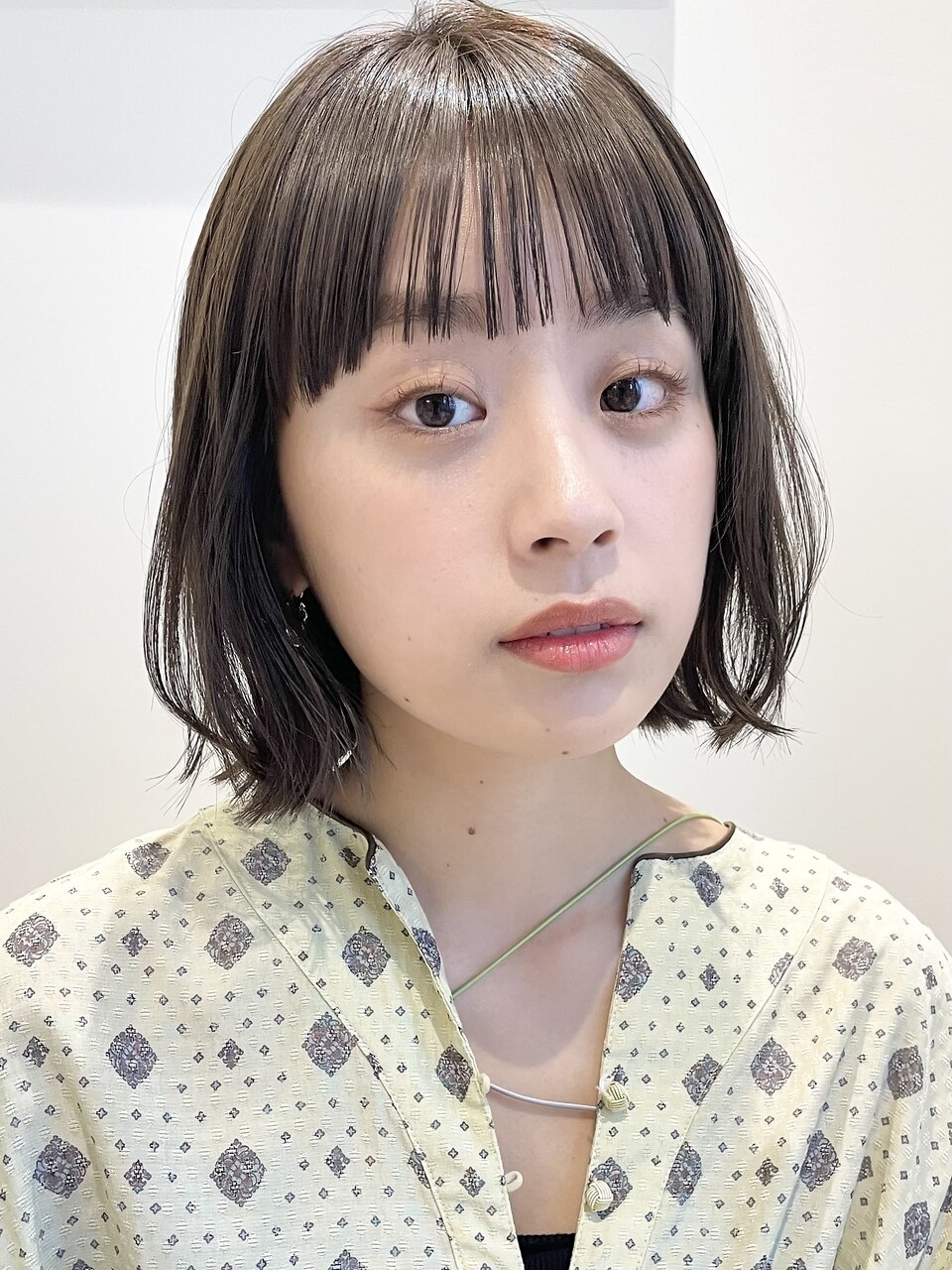 結べるボブ　ベージュカラー　ぱつっとボブ