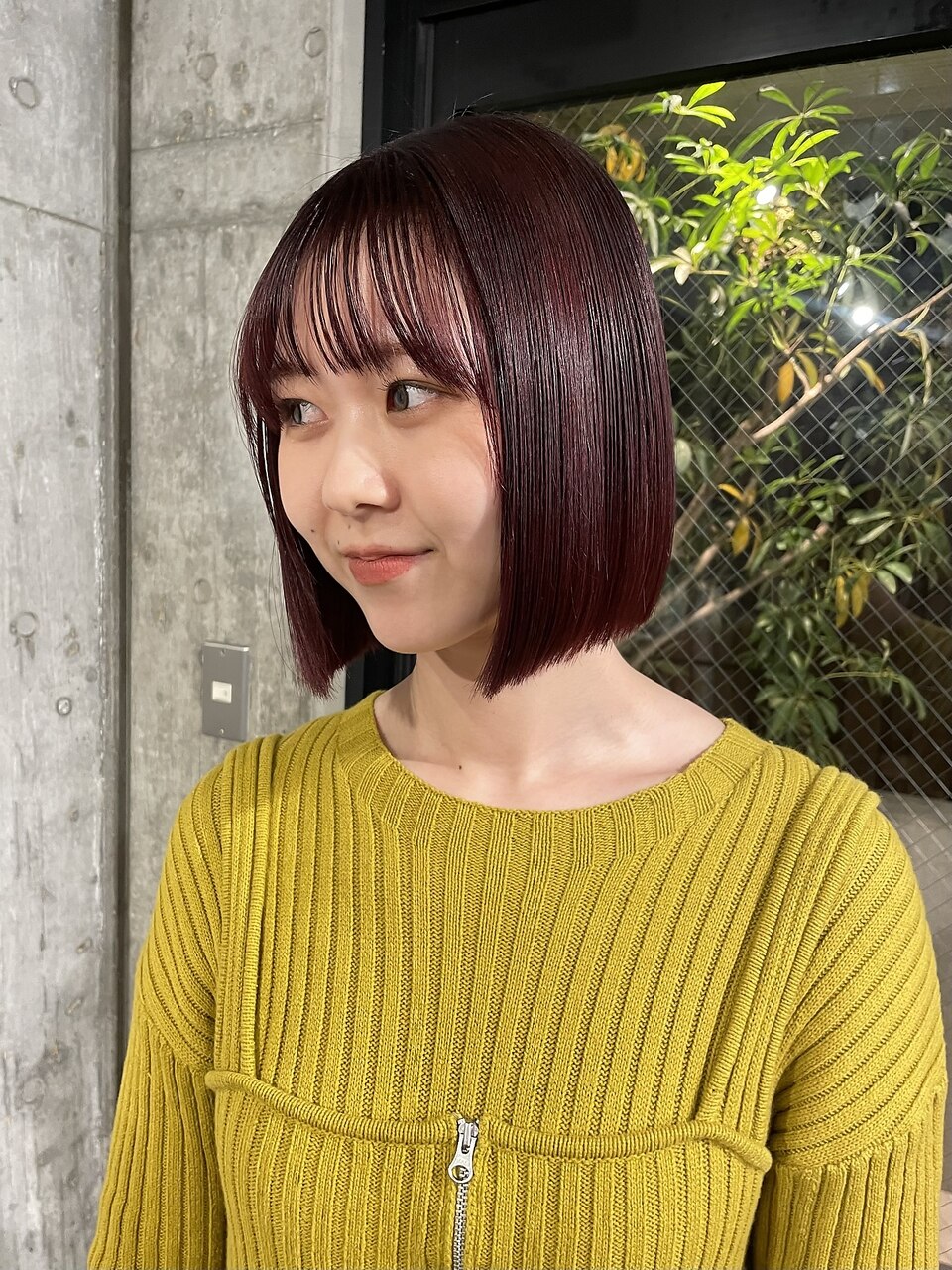 【徳岡紀香】ストレートボブ×ワインレッド