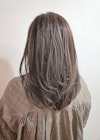 白髪ぼかしカラーくびれロンググレイカラーオリーブベージュ