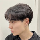 毛流れセンターパートニュアンスパーマツーブロック刈り上げ