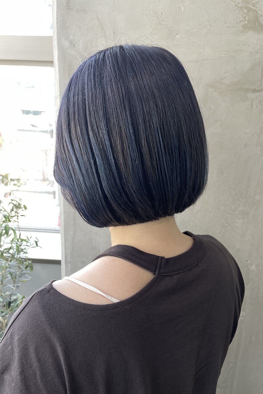 メルティカラーネイビーブルーが可愛い似合わせカットボブ