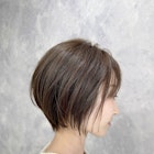 小顔ショート × 大人っぽグレージュ