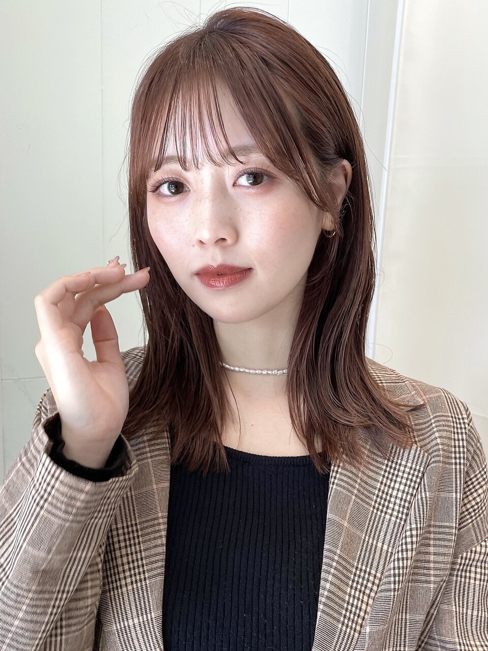 ストレートミディアム 美髪 シースルーバング ピンクブラウン