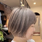 白髪ぼかしミルクティーベージュ×大人ショートボブ