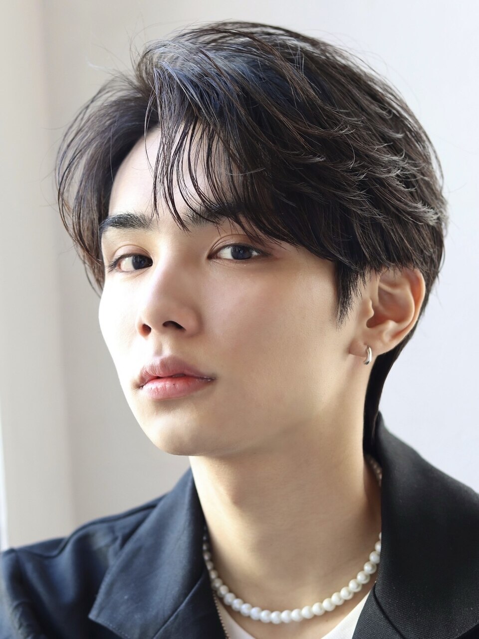 韓国ヘアカルマパーマニュアンスパーマセンターパート黒髪ウルフ
