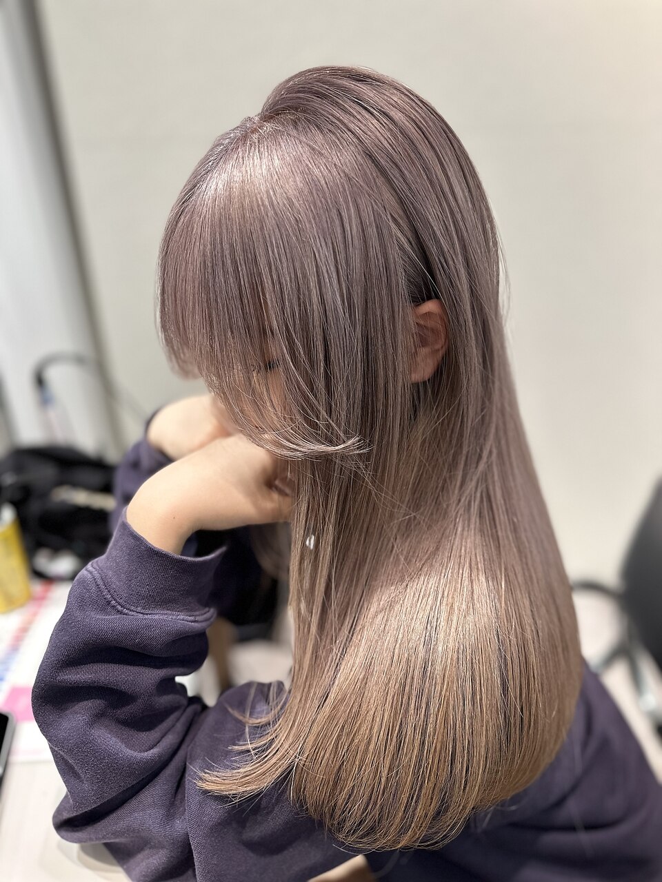 ケアブリーチWカラーで、透明感モカグレージュ