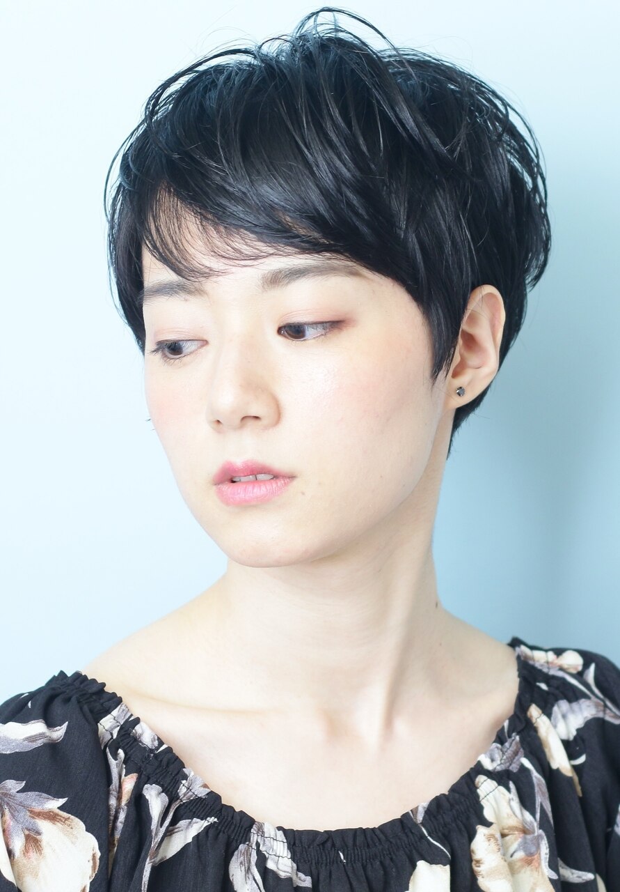 小顔美髪イメチェンピンクブラウン切りっぱなしボブショート