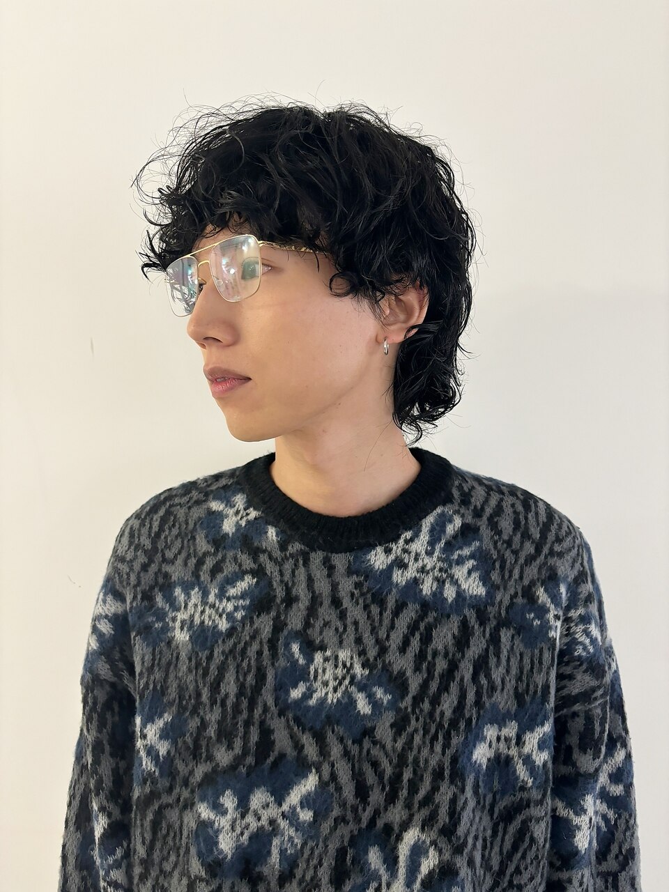 黒髪ミディアムウルフパーマ