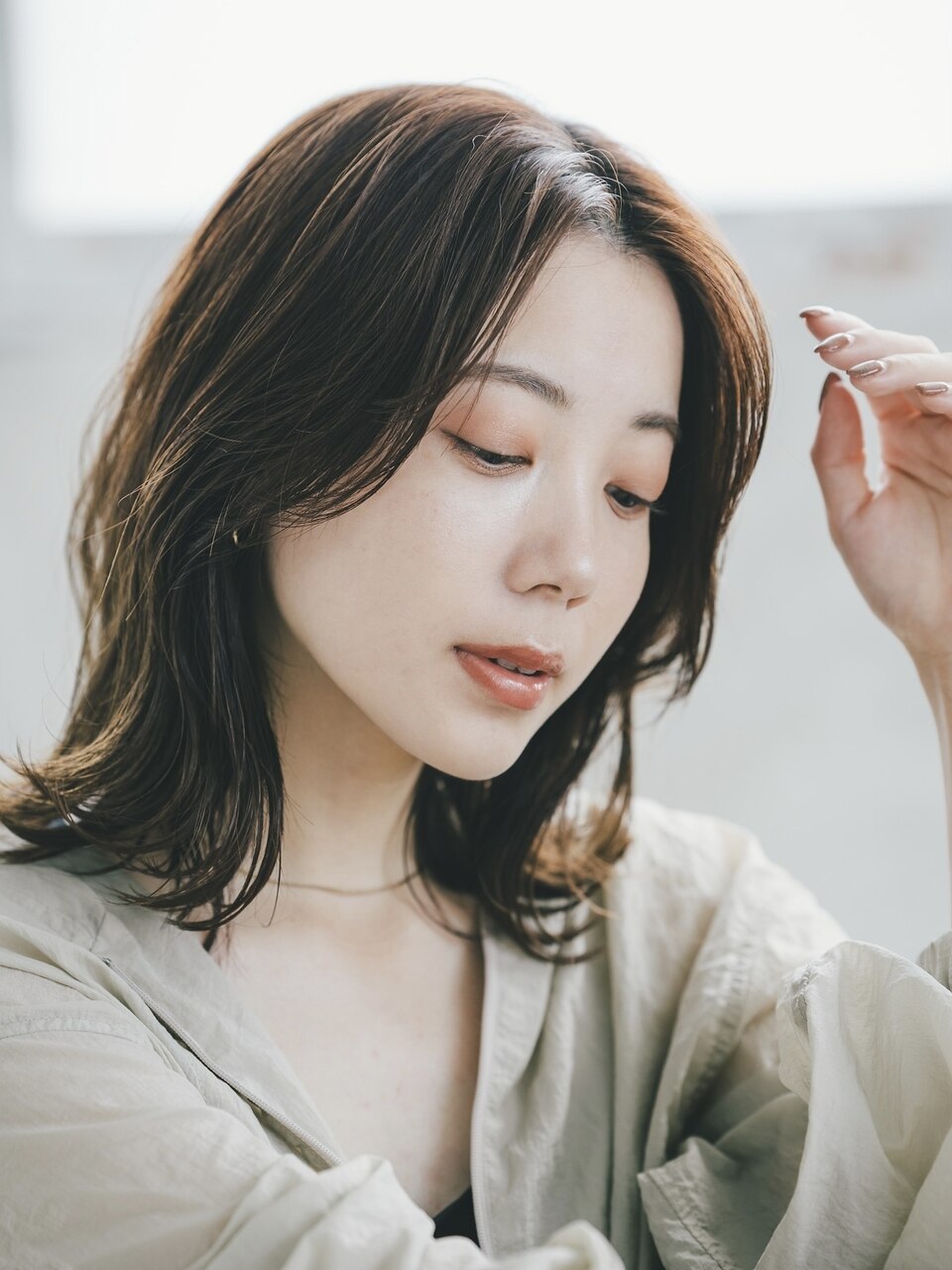 大人可愛い顔まわりレイヤーミディアムボブ