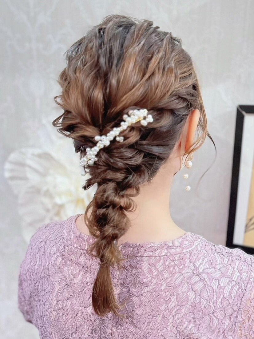 結婚式 列席 二次会 お呼ばれ 編みおろしポニー×パールアクセ