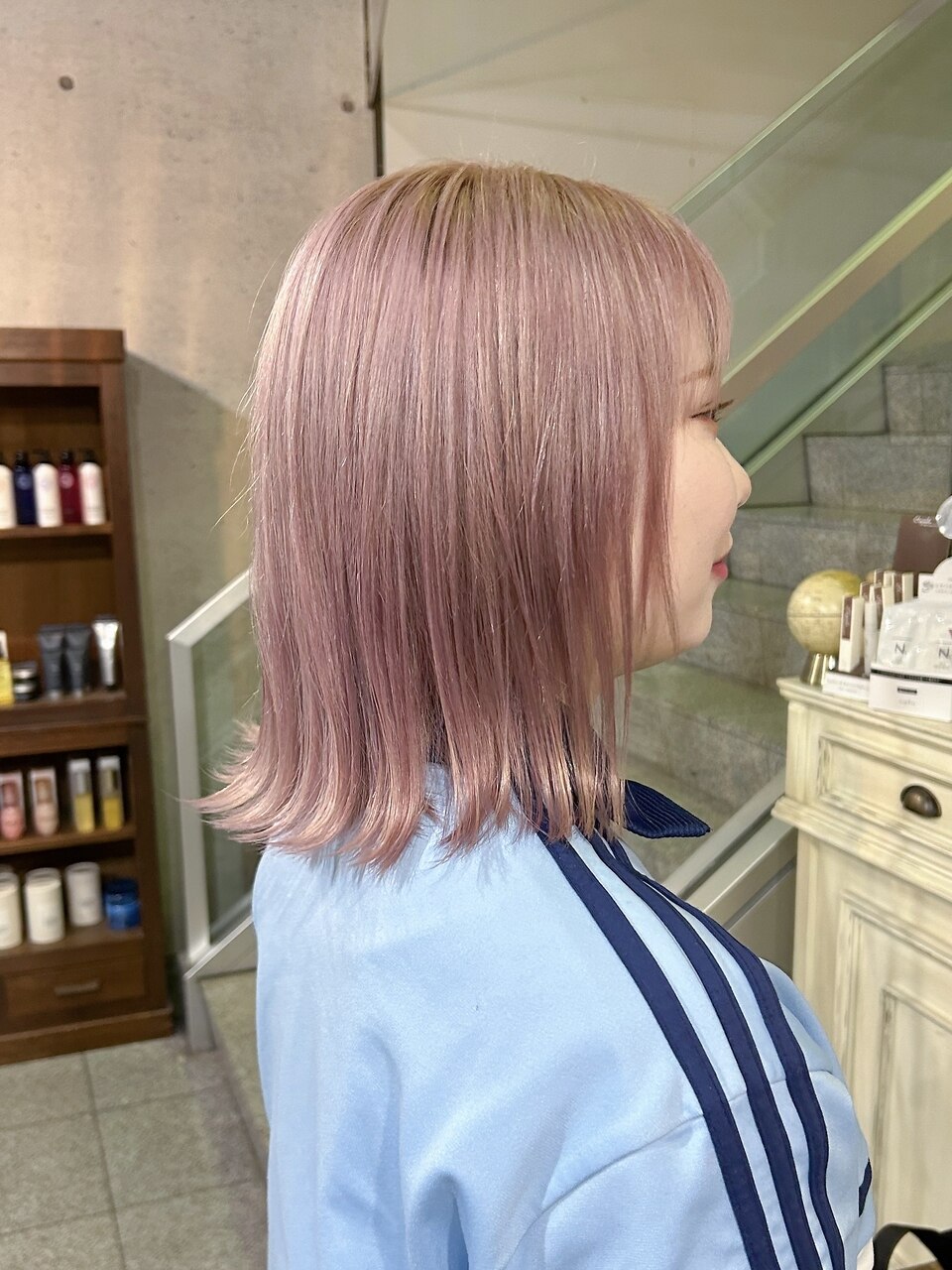 ペールピンクカラー